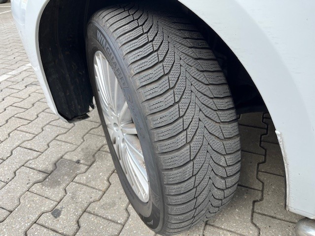 43708528-16.jpg